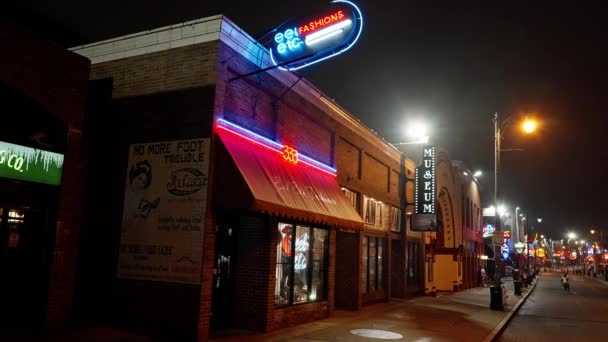 孟菲斯的比尔街 蓝调和摇滚音乐的发源地和一个传奇之地 Memphis Tennessee 2022年11月7日 — 图库视频影像