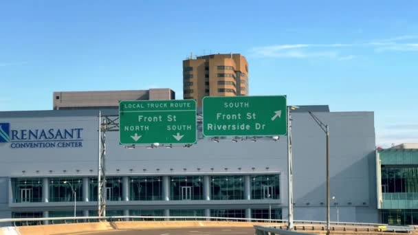 メンフィスの高速道路の方向標識 Pov運転による Memphis Usa 2022年11月06日 — ストック動画