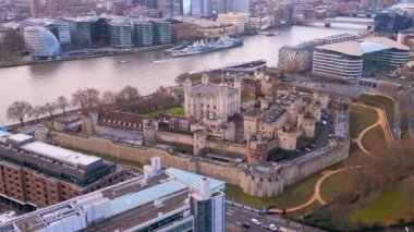 Şehir manzaralı Londra Kulesi. Seyahat fotoğrafçılığı.