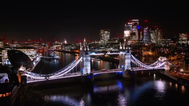 伦敦塔桥和伦敦市的夜景 惊人的空中景观 联合王国 2022年12月18日 — 图库视频影像