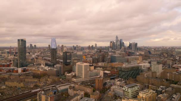 Sobre Los Tejados Londres Famosa Ciudad Desde Arriba Fotografía Viaje — Vídeo de stock