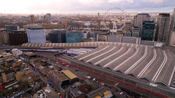 Waterloo Station Στο Λονδίνο Από Ψηλά Ταξιδιωτική Φωτογραφία — Αρχείο Βίντεο