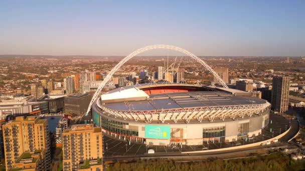 ロンドンの有名なウェンブリースタジアム上から ロンドン イギリス 2022年12月18日 — ストック動画