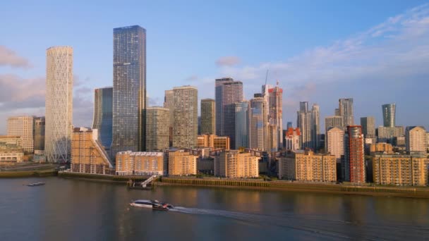 Mrakodrapy Canary Wharf Londýně Ostrově Psi Panoramatický Výhled Cestovní Fotografie — Stock video