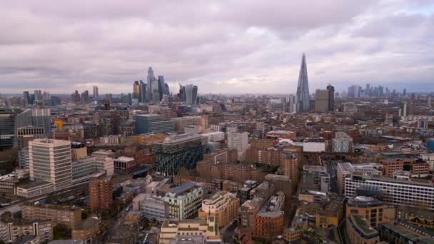 Πάνω Από Τις Στέγες Του Λονδίνου Διάσημη Πόλη Από Ψηλά — Αρχείο Βίντεο