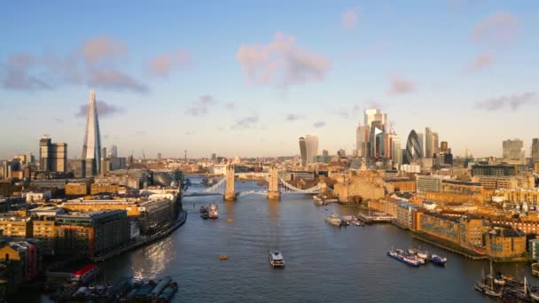 Tipikus Légi Kilátás Nyílik Város London Tower Bridge River Thames — Stock videók