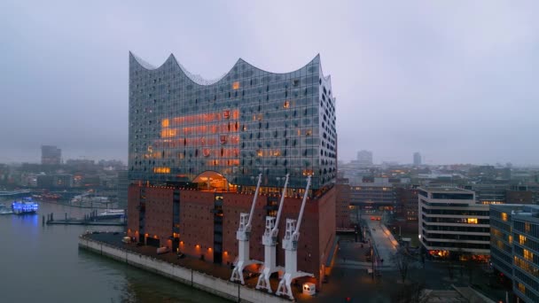 Hamburger Hafen Mit Elbphilharmonie Abend Toller Drohnenschuss Stadt Hamburg Dezember — Stockvideo
