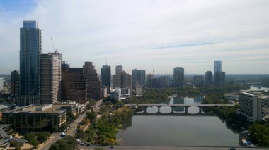 Austin Teksas 'taki Colorado Nehri - AUSTIN, TEXAS - Kasım 02, 2022