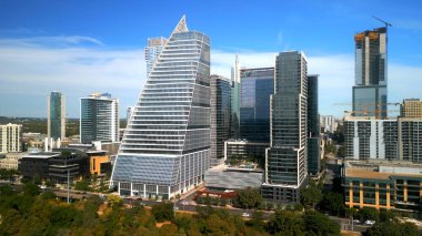 Austin Downtown 'daki modern gökdelenler - AUSTIN, TEXAS - Kasım 02, 2022