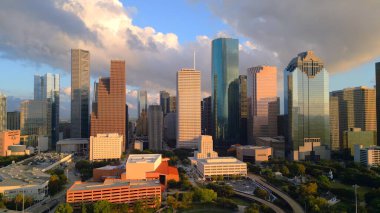Günbatımında Houston Teksas 'ın Skyline' ı - HOUSTON, TEXAS - 30 Ekim 2022