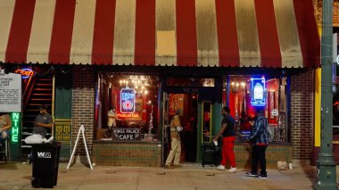 Memphis 'teki Beale Caddesi - Blues ve Rock Müzik' in ve efsanevi bir yerin evi - MEMPHE, TENNESSEE - Kasım 07, 2022