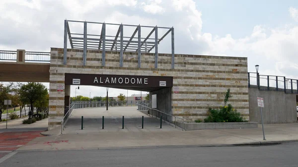 San Antonio Teksas 'ta Alamodome - SAN ANTONIO, TEXAS - Kasım 01, 2022