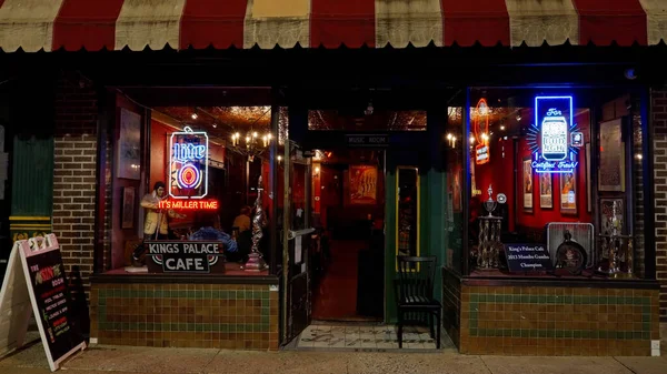 Memphis 'teki Beale Caddesi - Blues ve Rock Müzik' in ve efsanevi bir yerin evi - MEMPHE, TENNESSEE - Kasım 07, 2022