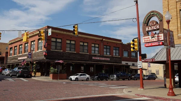 Tarihî bölgedeki Fort Worth Stockyard 'da Leddys Boots Saddles - Fort Worth, TEXAS - 09 Kasım 2022