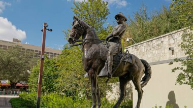 Başkan Teddy Roosevelt 'in San Antonio' daki Alamo Anıtı - SAN ANTONIO, TEXAS - 01 Kasım 2022