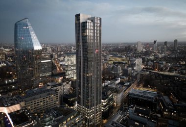 Akşam Londra Şehri - hava manzaralı - Londra, BİRLİK KINGDOM - 20 ARALIK 2022