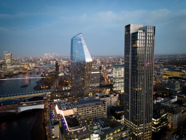 Akşamları Londra - gün batımında güzel bir hava manzarası - Londra, BİRLİK KINGDOM - 20 ARALIK 2022