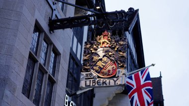 Londra 'daki Özgürlük Mağazası - LONDRA, BİRLİK KINGDOM - 20 ARALIK 2022