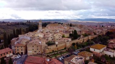 San Quirico de Orcia üzerinden Tuscany İtalya 'ya - ünlü bir simge - seyahat fotoğrafçılığı
