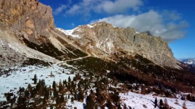 İtalya 'nın yukarısından - kışın Güney Tyrol' daki Dolomitler - seyahat fotoğrafçılığı
