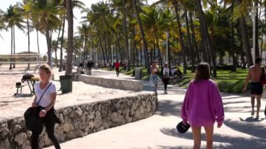 Miami 'nin güney sahilindeki gezinti güvertesi - MIAMI, ABD - 14 Şubat 2022