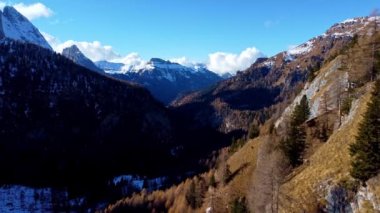 Dolomite Dağları 'ndaki şaşırtıcı kış manzarası Güney Tyrol İtalya - seyahat fotoğrafçılığı