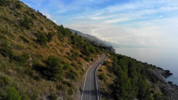 イタリア西海岸のサプリ島の素晴らしい海岸沿いの道路 航空写真 旅行写真 — ストック動画