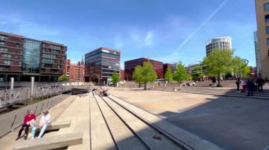 Hamburg 'un modern liman kenti - HAMBURG ŞEHRİ, ALMANY - 16 Mayıs 2022