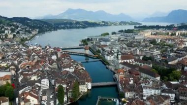 İsviçre 'deki Lucerne şehrinin üzerinde uçuş - seyahat fotoğrafçılığı