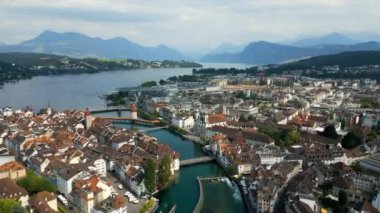 İsviçre 'nin Lucerne şehrinde inanılmaz bir hava manzarası var. Seyahat fotoğrafçılığı.