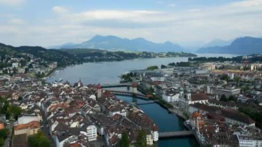 İsviçre 'nin Lucerne şehrinde inanılmaz bir hava manzarası var. Seyahat fotoğrafçılığı.