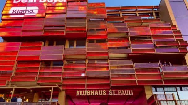 Pauli Clubhaus Der Hamburger Reeperbahn Unterhaltung Und Rotlichtviertel Stadt Hamburg — Stockvideo