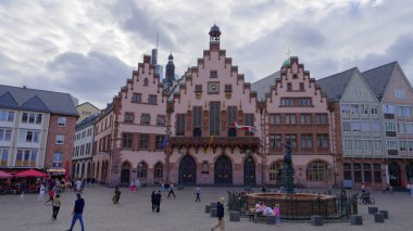 Tarihi bölgedeki ünlü Roemer Belediye Binası - Frankfurt 'un eski bir kasabası - FRANKFURT MAIN, ALMANY - 12 Temmuz 2022