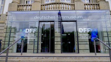 Frankfurt 'taki Alman Film Müzesi - FRANKFURT MAIN, Almanya - 12 Temmuz 2022