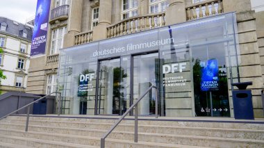 Frankfurt 'taki Alman Film Müzesi - FRANKFURT MAIN, Almanya - 12 Temmuz 2022