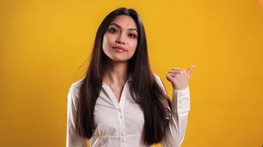 Güzel bir Asyalı kadının fotoğrafı, stüdyo fotoğrafçılığı.