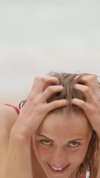 Giovane Sexy Donna Spiaggia Fotografia Viaggio — Video Stock