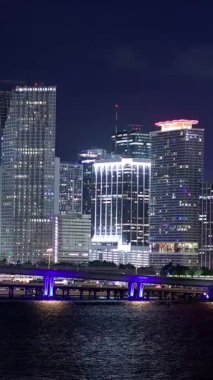 Geceleri Miami 'nin silüeti - seyahat fotoğrafçılığı