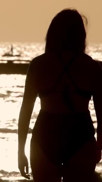 Krásná Mladá Žena Plavkách Pláži Key West Cestovní Fotografie — Stock video
