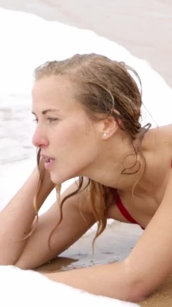 Mladá Sexy Žena Pláži Letní Dovolená Cestovní Fotografie — Stock video