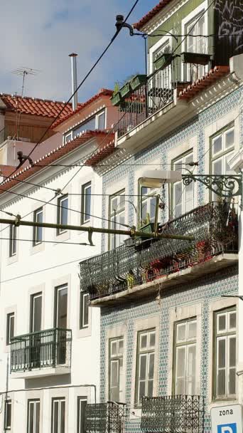 Τυπικά Αρχοντικά Και Προσόψεις Σπιτιών Στην Πόλη Της Λισαβόνας Travel — Αρχείο Βίντεο