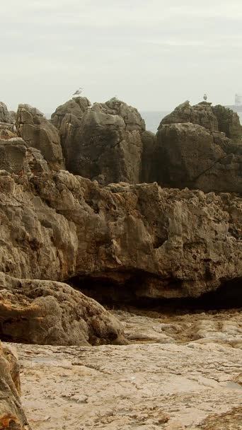 ポルトガルの大西洋でボカ インフェルノのロッキー海岸 旅行写真 — ストック動画