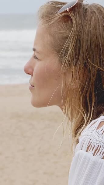 Giovane Sexy Donna Spiaggia Vacanze Estive Fotografia Viaggio — Video Stock