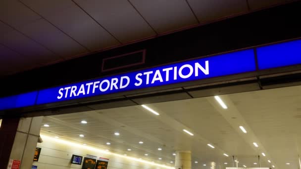 Stratford Underground Dlr Station Travel Photography — Vídeo de stock