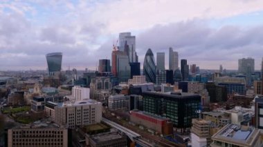 Londra 'nın ikonik binaları London, UNITED KINGDOM - 18 Aralık 2022