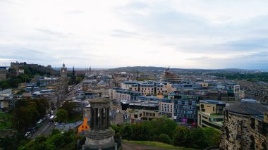 Edinburgh şehrinin üzerindeki Calton Hill 'den görüntü - seyahat fotoğrafçılığı