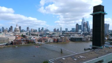 St Pauls Katedrali ve Thames Nehri ile Londra üzerinde hava manzarası - seyahat fotoğrafçılığı