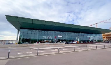 Lüksemburg Havaalanı Ana Terminali - FINDEL, LUXEMBURG - 9 Haziran 2022