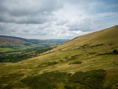 Peak District Ulusal Parkı 'ndaki güzel manzara ve tepeler - seyahat fotoğrafçılığı