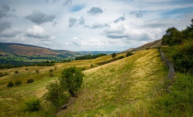 Peak District Ulusal Parkı 'ndaki güzel manzara ve tepeler - seyahat fotoğrafçılığı